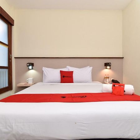 Hotel Reddoorz Near Legian Street à Kuta Lombok Extérieur photo