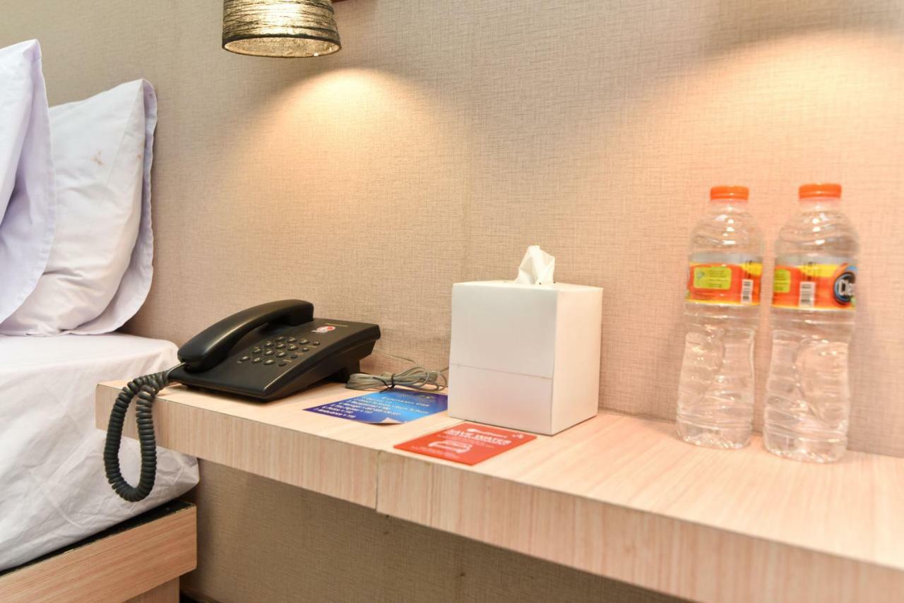 Hotel Reddoorz Near Legian Street à Kuta Lombok Extérieur photo