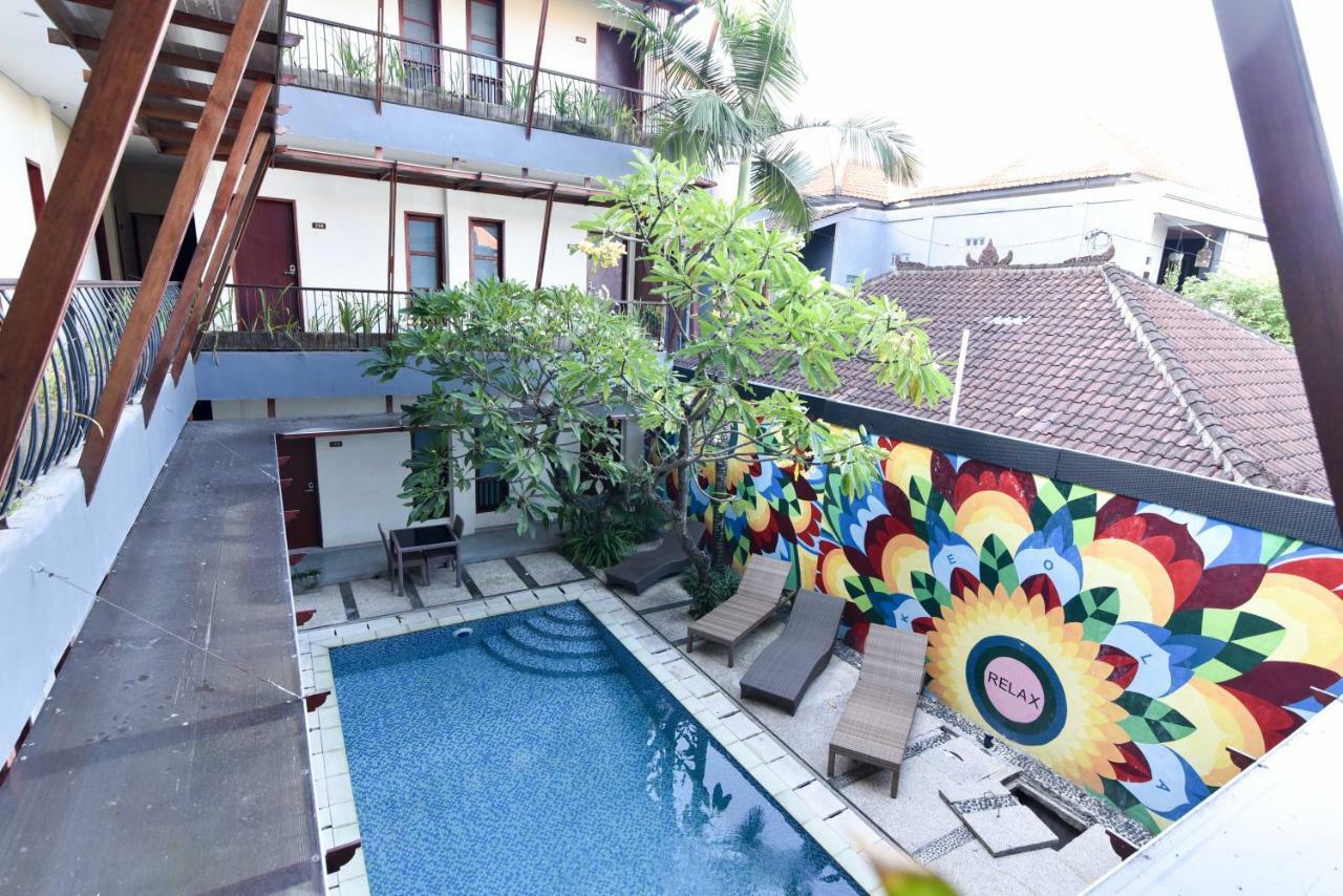 Hotel Reddoorz Near Legian Street à Kuta Lombok Extérieur photo