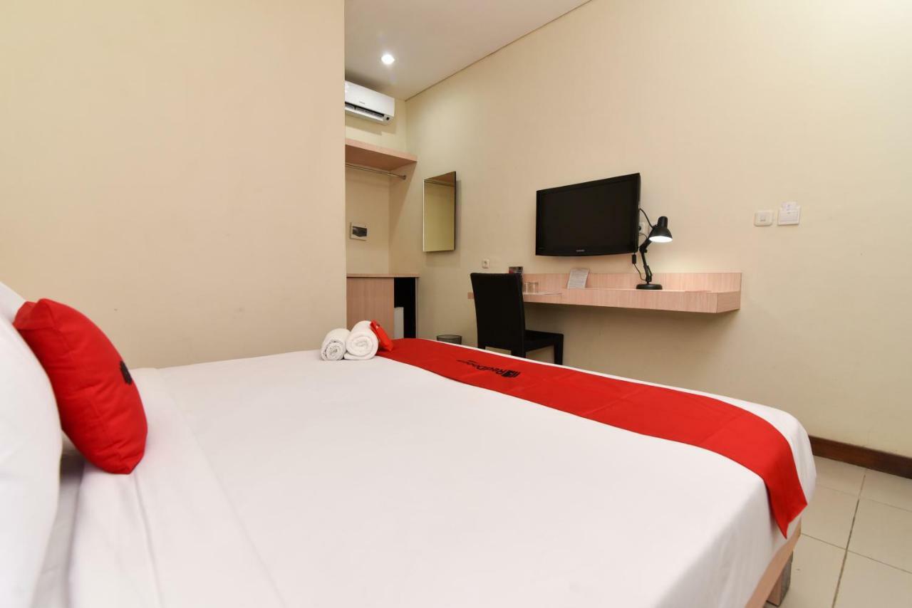 Hotel Reddoorz Near Legian Street à Kuta Lombok Extérieur photo
