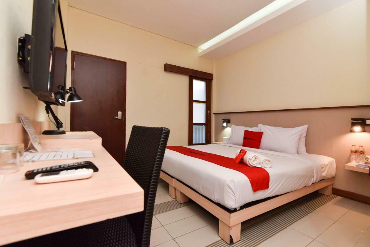 Hotel Reddoorz Near Legian Street à Kuta Lombok Extérieur photo